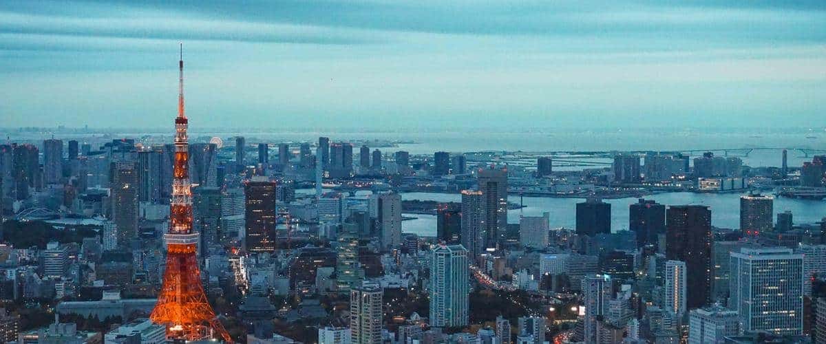 東京タワーと都心のまちなみ(関東のイメージ写真)